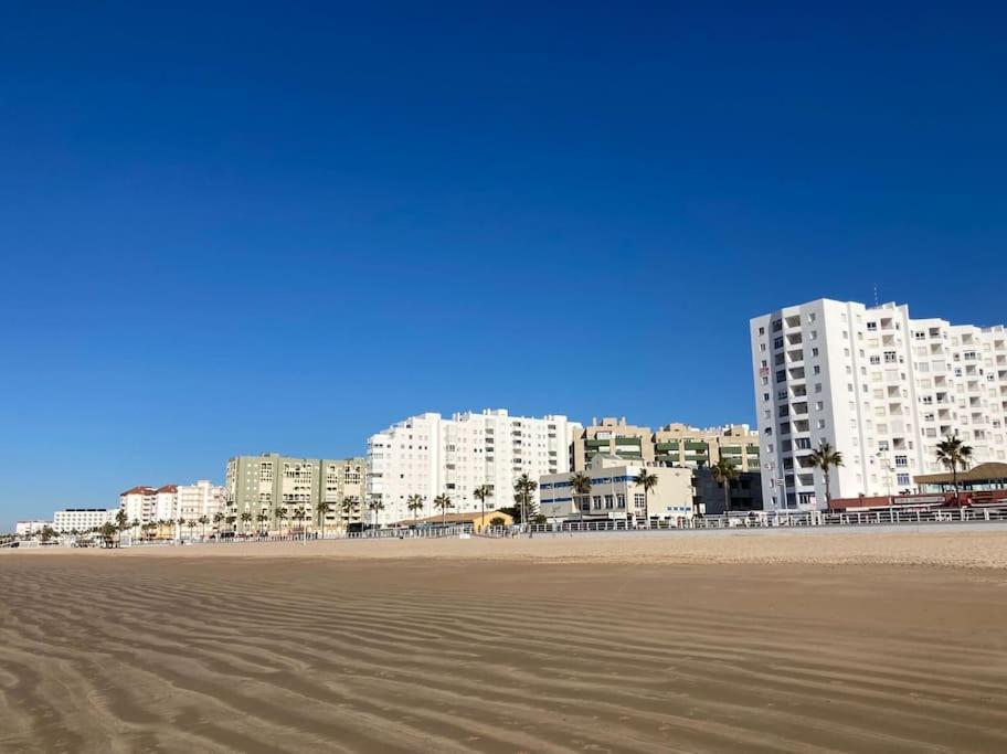 Apartamento Vistas Al Mar - Valdelagrana Playa إل بويرتو دي سانتا ماريا المظهر الخارجي الصورة
